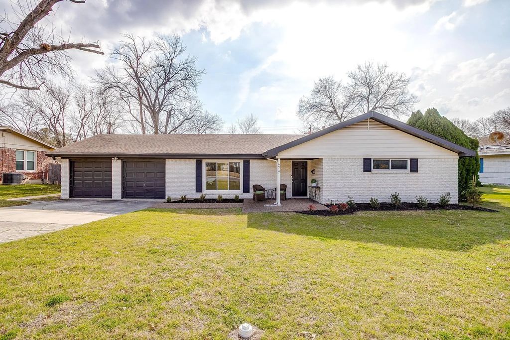 6917 Overhill Road, Fort Worth
