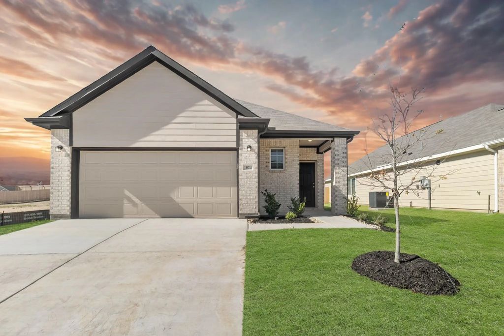 1024 Wind Drift Way, Fort Worth