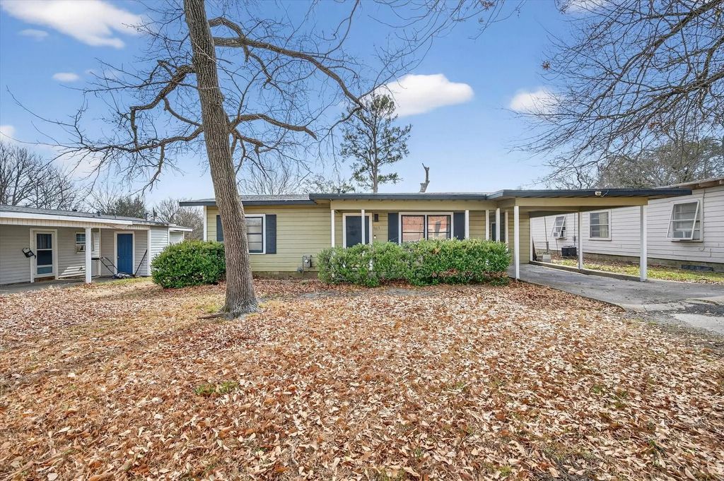 3017 W Collin Street, Corsicana