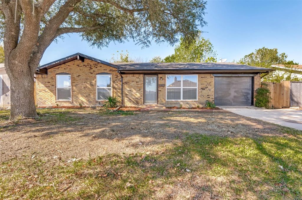 823 Ross Lane, Seagoville