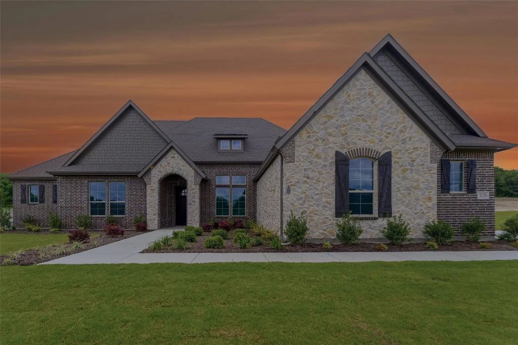528 Lantana Drive, Weatherford
