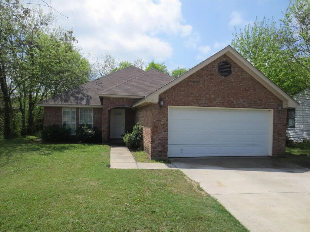 830 Donlee Road, Lancaster
