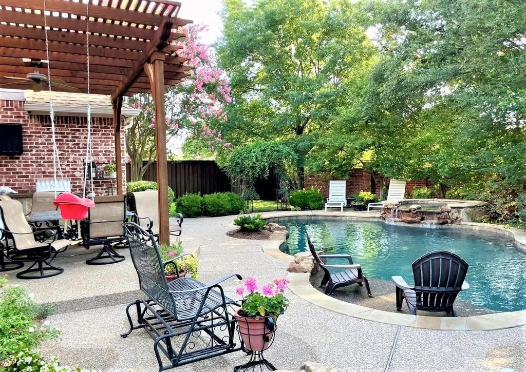 5900 Avon Drive, Plano