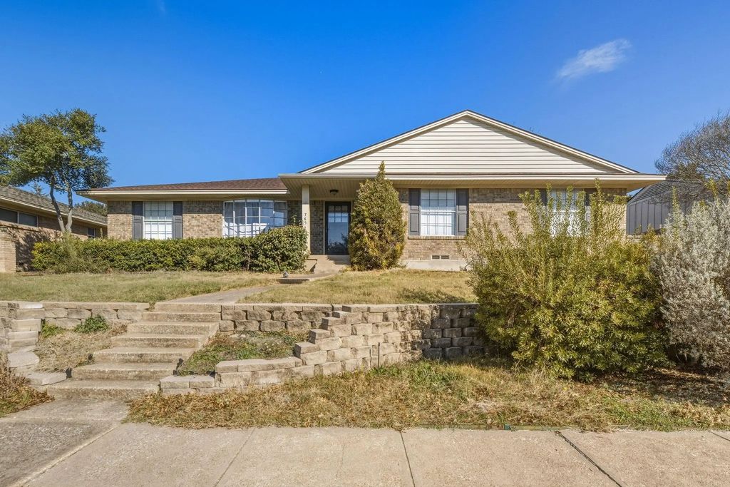 7651 La Bolsa Drive, Dallas