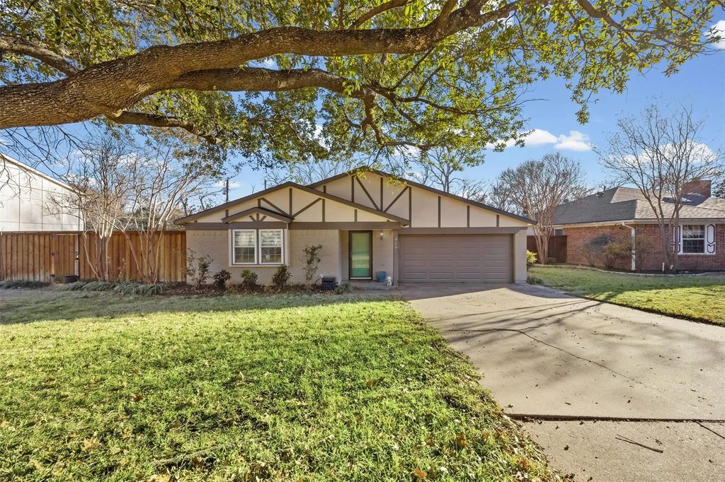 919 Mockingbird Drive, Grapevine
