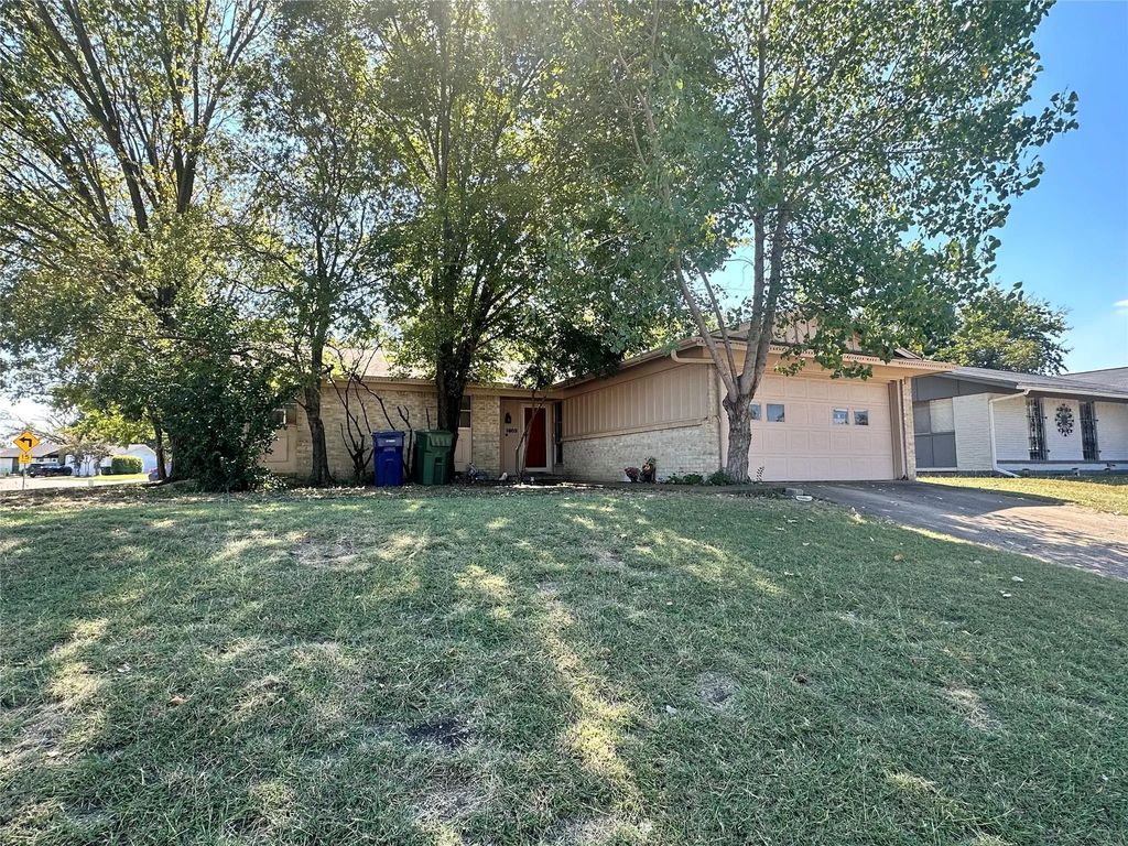 1602 Archery Lane, Garland