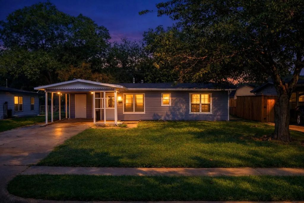 624 Leyenda Drive, Mesquite