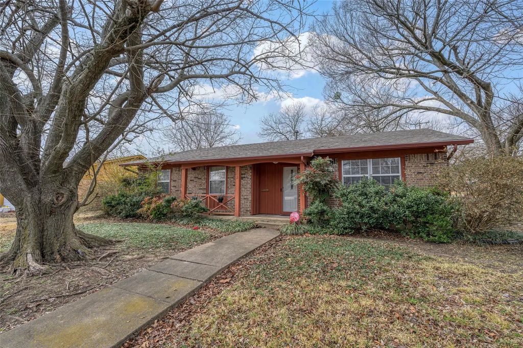 702 Hillside Drive, Sherman