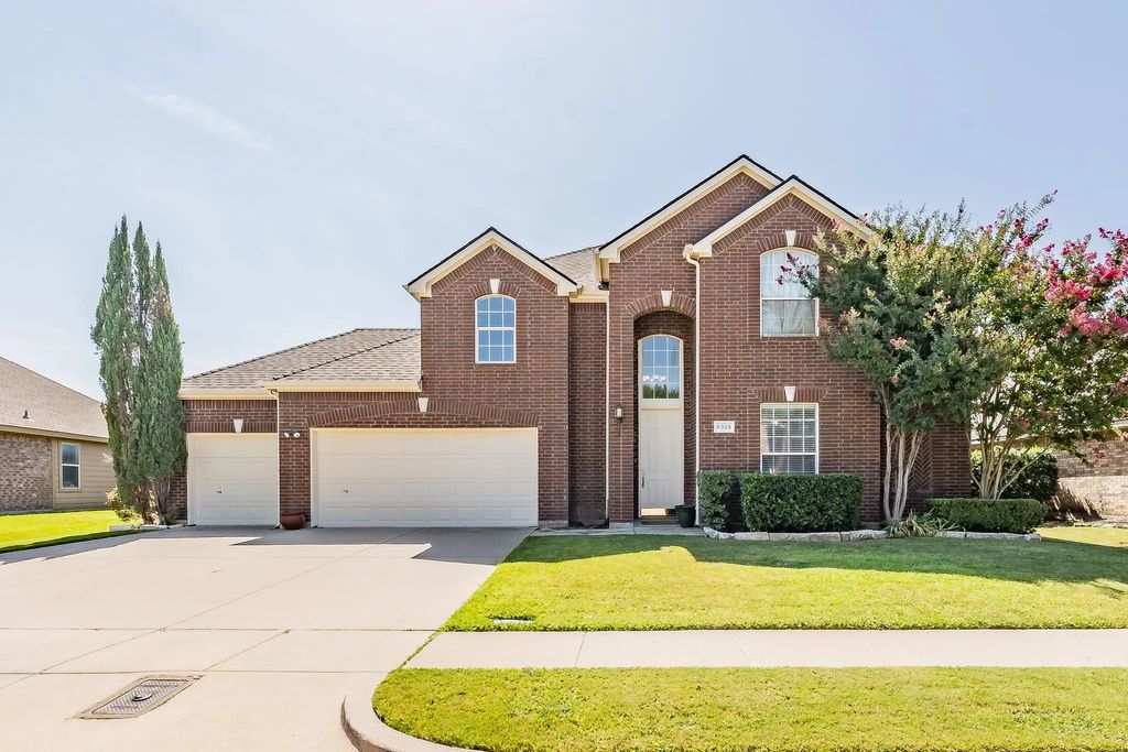 5325 Dove Creek Drive, Fort Worth