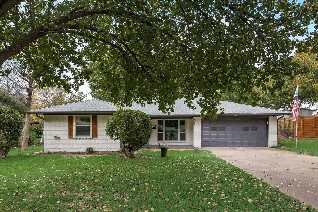 611 Ray Andra Drive, DeSoto