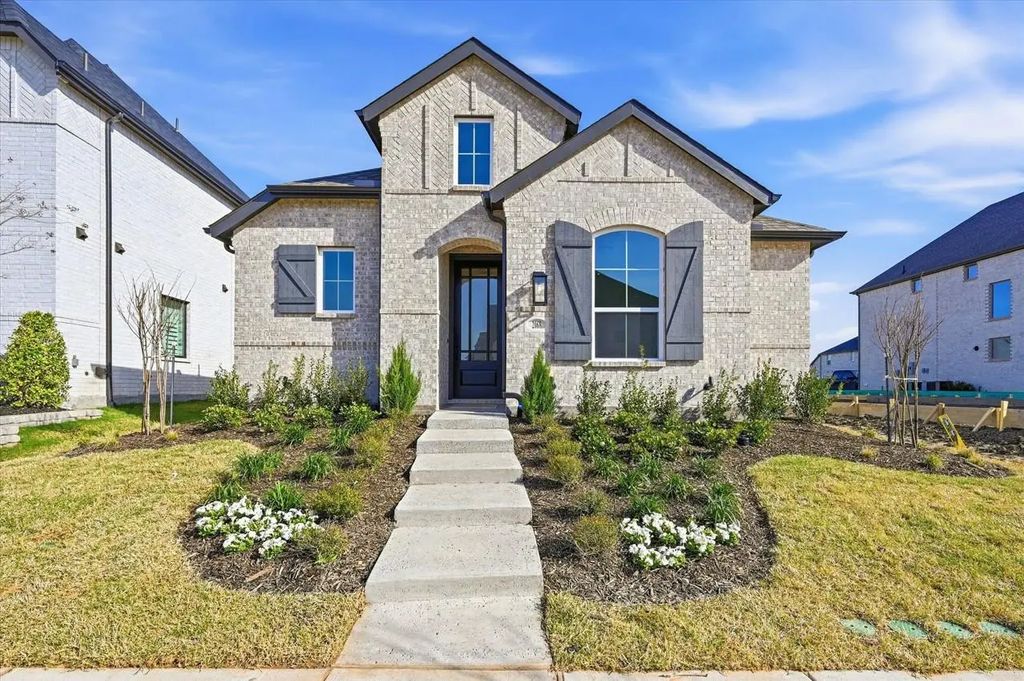 2068 Cuellar Way, Van Alstyne