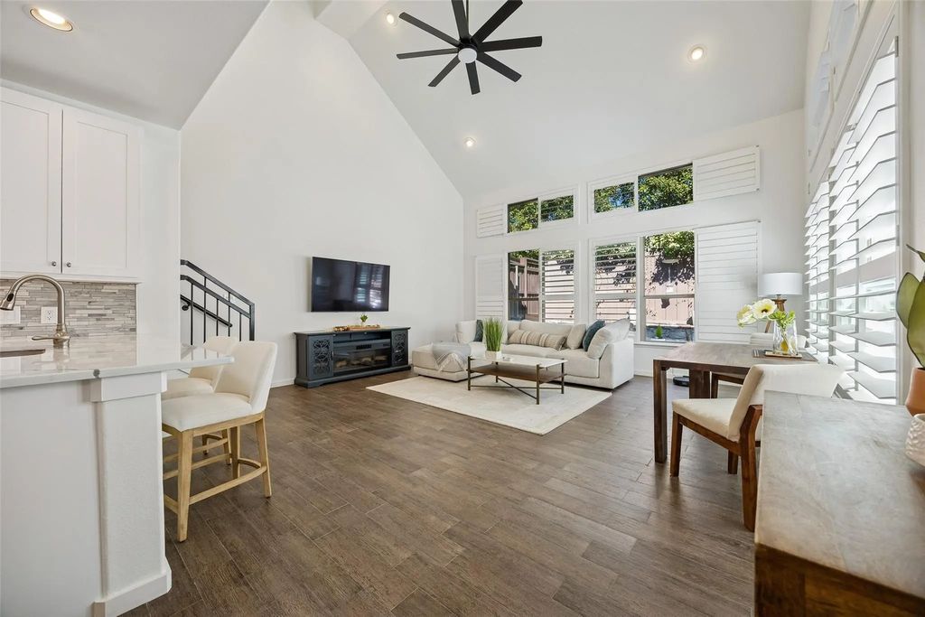 2550 Wedglea Drive, Dallas