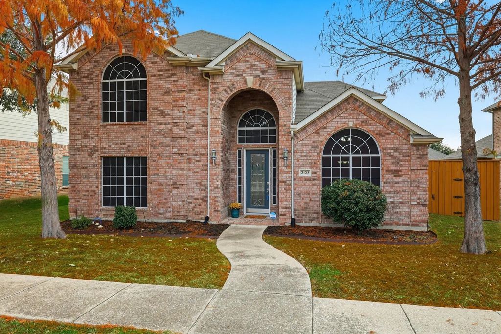 2122 Trickling Creek Drive, Garland