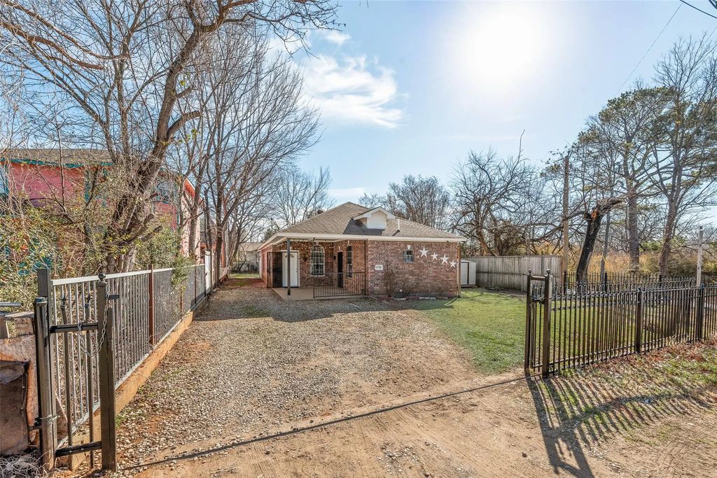 1732 Murdock, Dallas