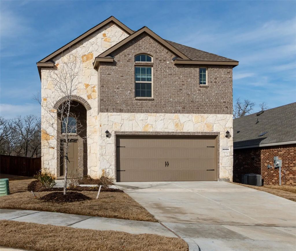 3938 Oak Creek Circle, Denison