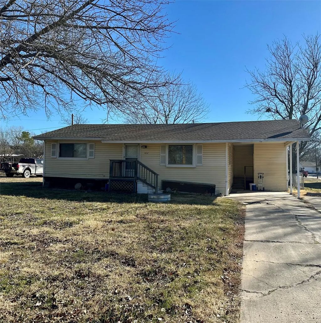 102 N 7th Street, Celeste