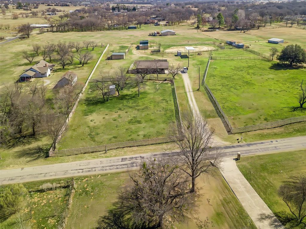 512 Allison Road, Springtown