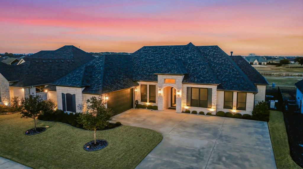 2040 Spieth Street, Granbury