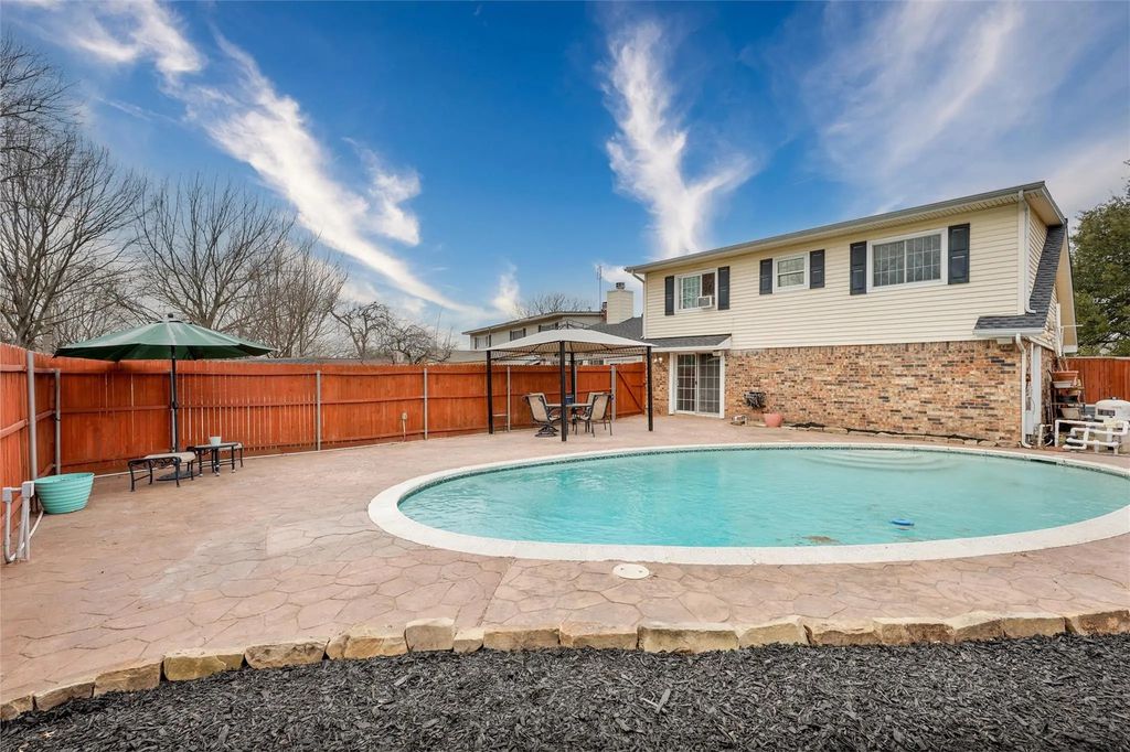 1418 Bowie Street, Garland