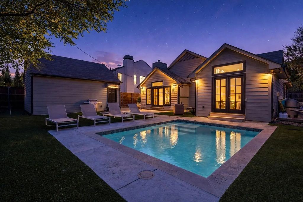 8615 Chadbourne Road, Dallas