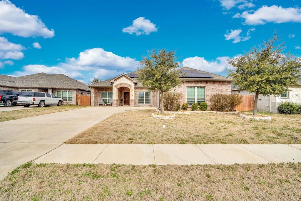 503 Woodhaven Drive, Waxahachie