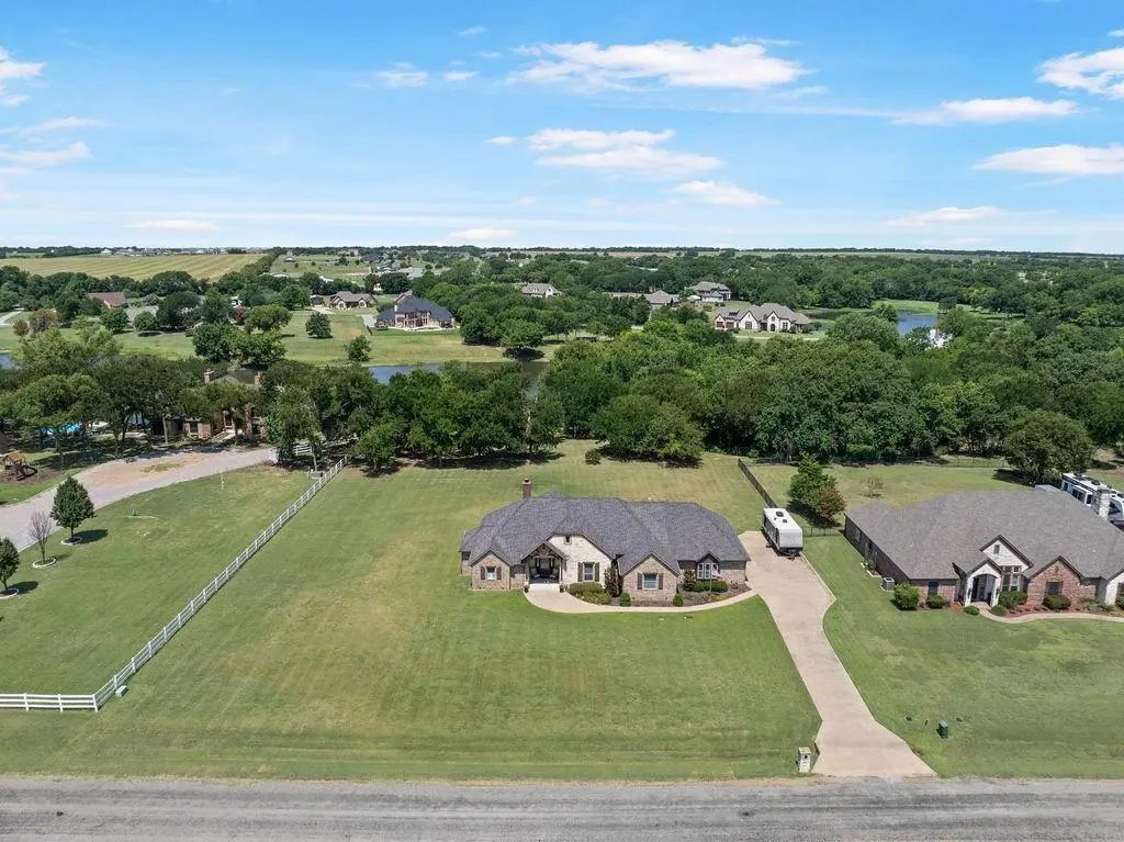 577 Hidden Lakes Boulevard, Gunter