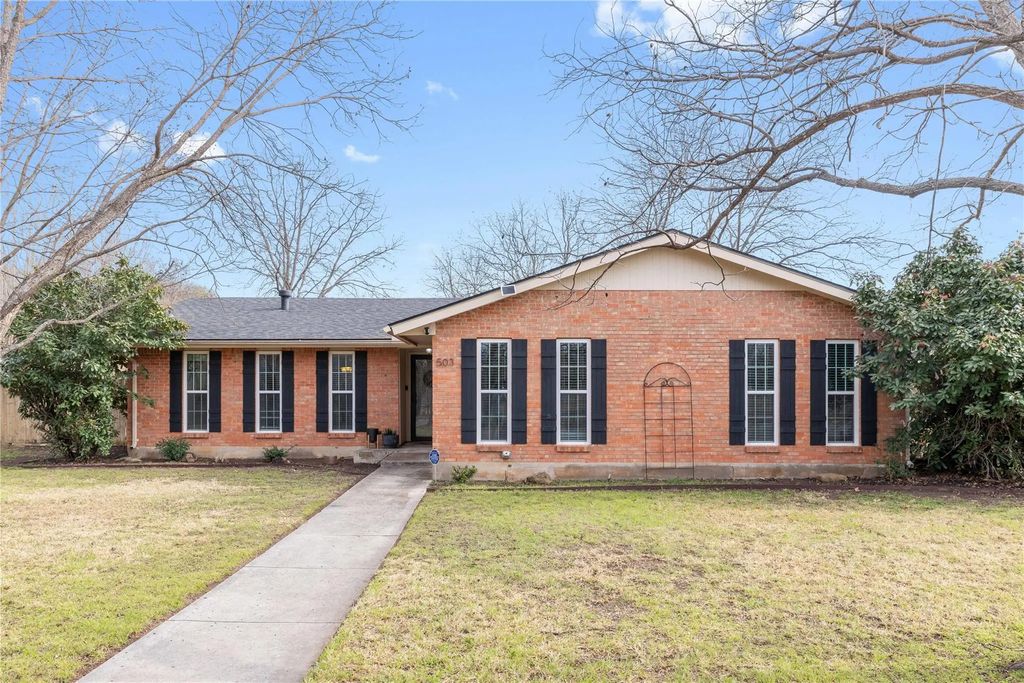 503 Oak Trail, Brownwood