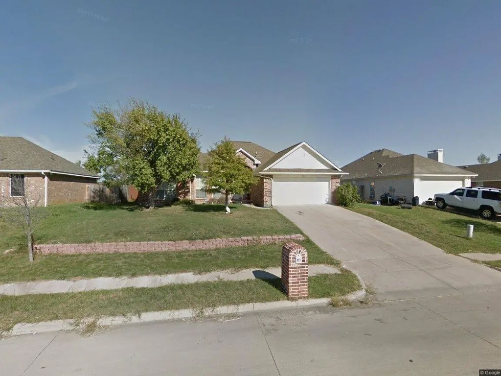 111 Chambers Creek Circle, Maypearl