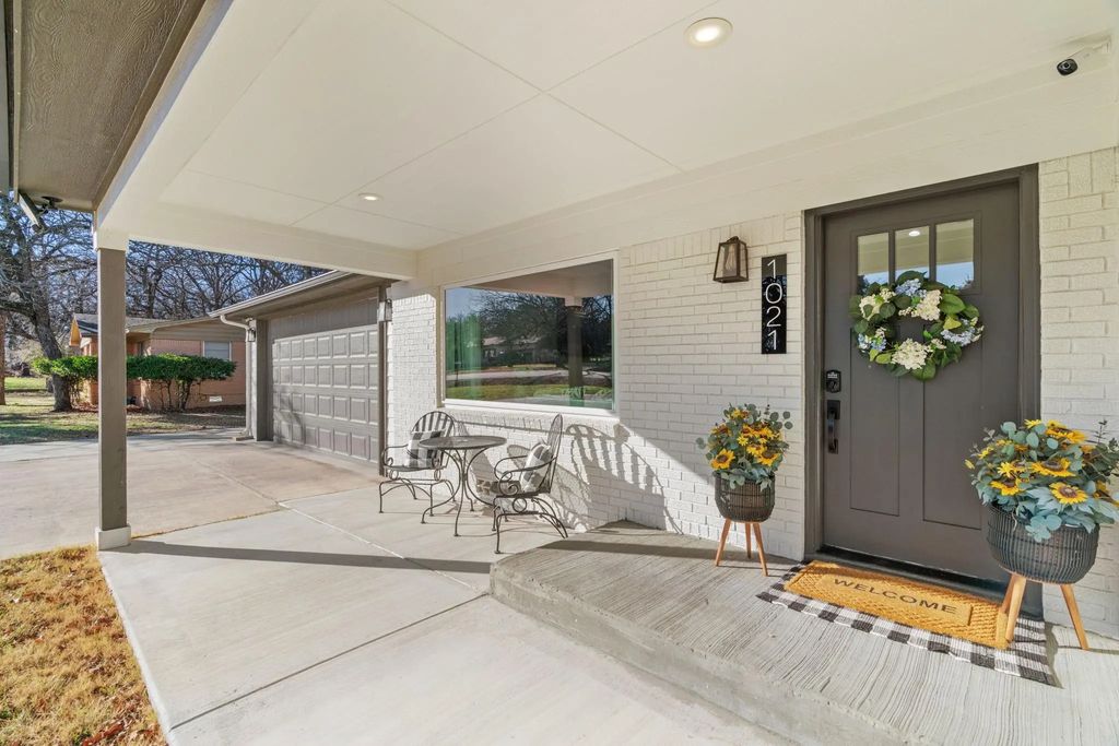 1021 Poe Street, Azle