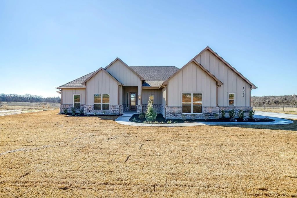 1024 Freedom Court, Weatherford