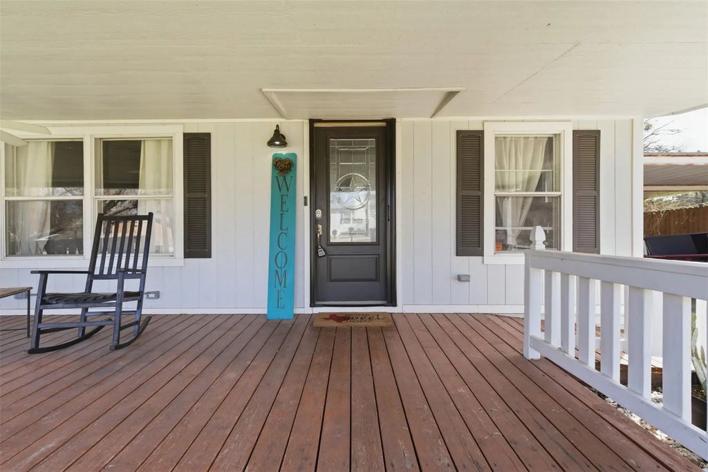 3011 Sky Court, Granbury