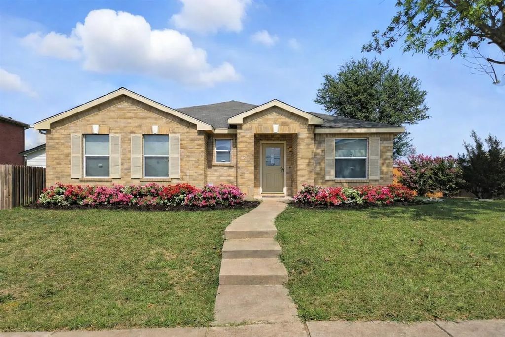 1330 White Tail Ridge, Cedar Hill
