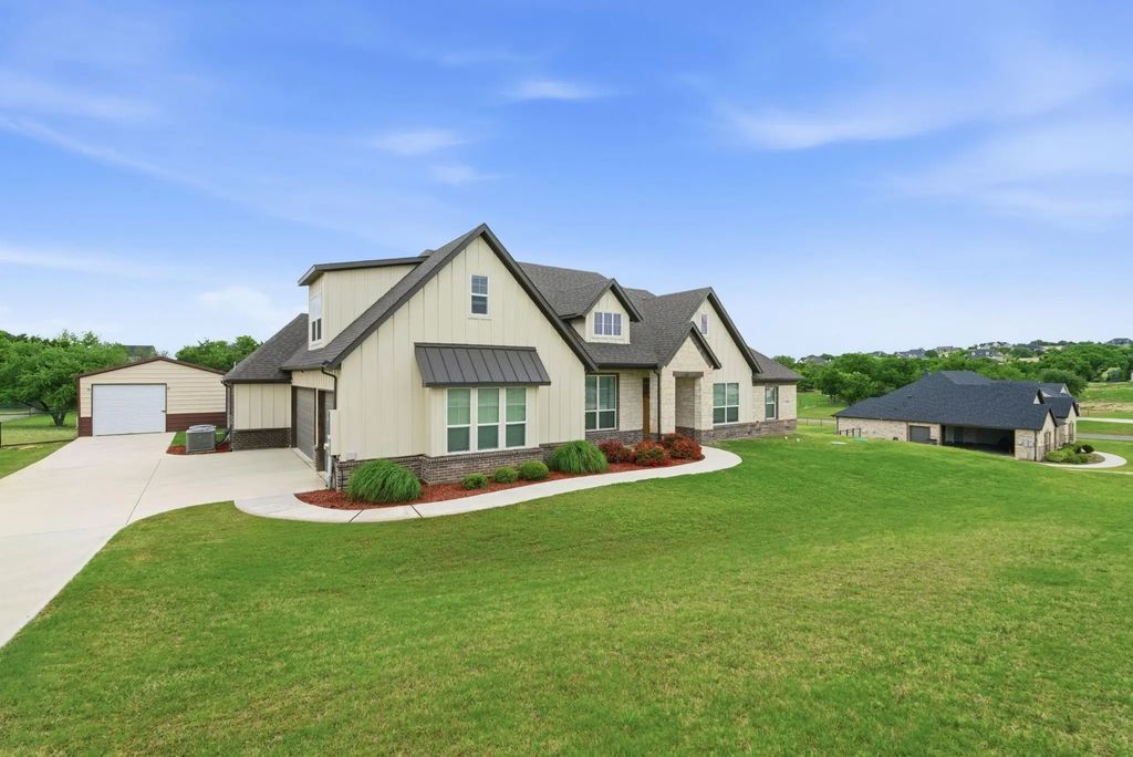 320 Oak Meadow Lane, Weatherford