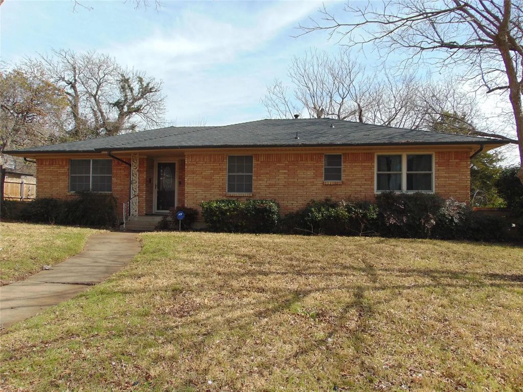 600 N Young Boulevard, DeSoto