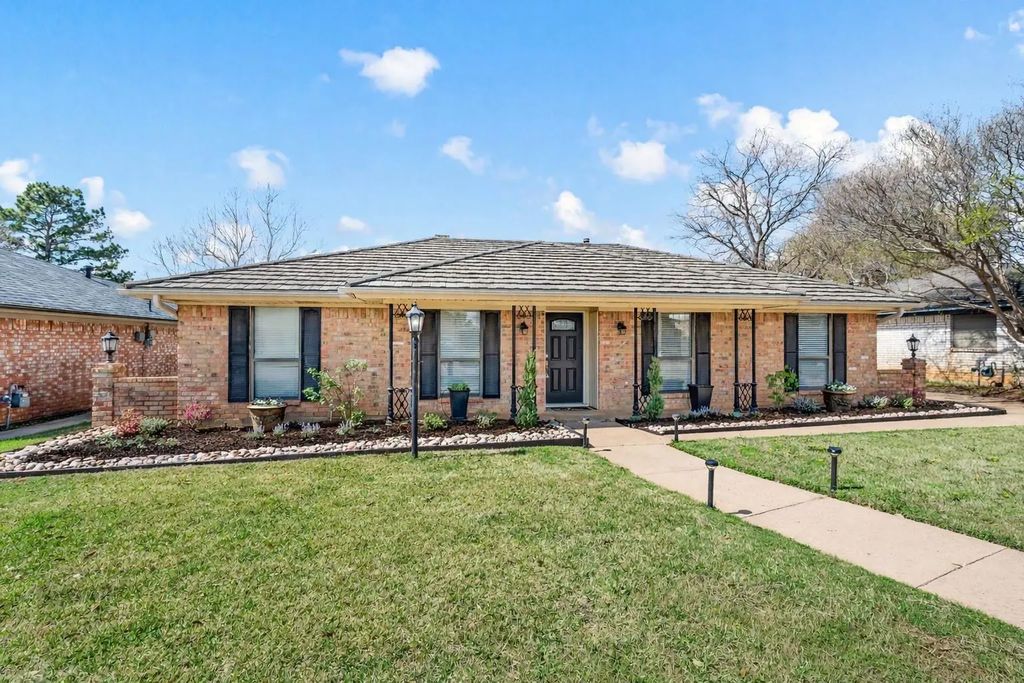 2021 Mountainview Drive, Hurst