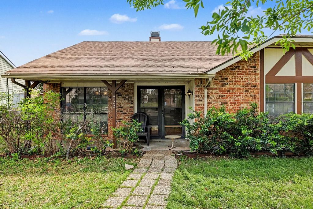 1722 Uvalde Street, Mesquite