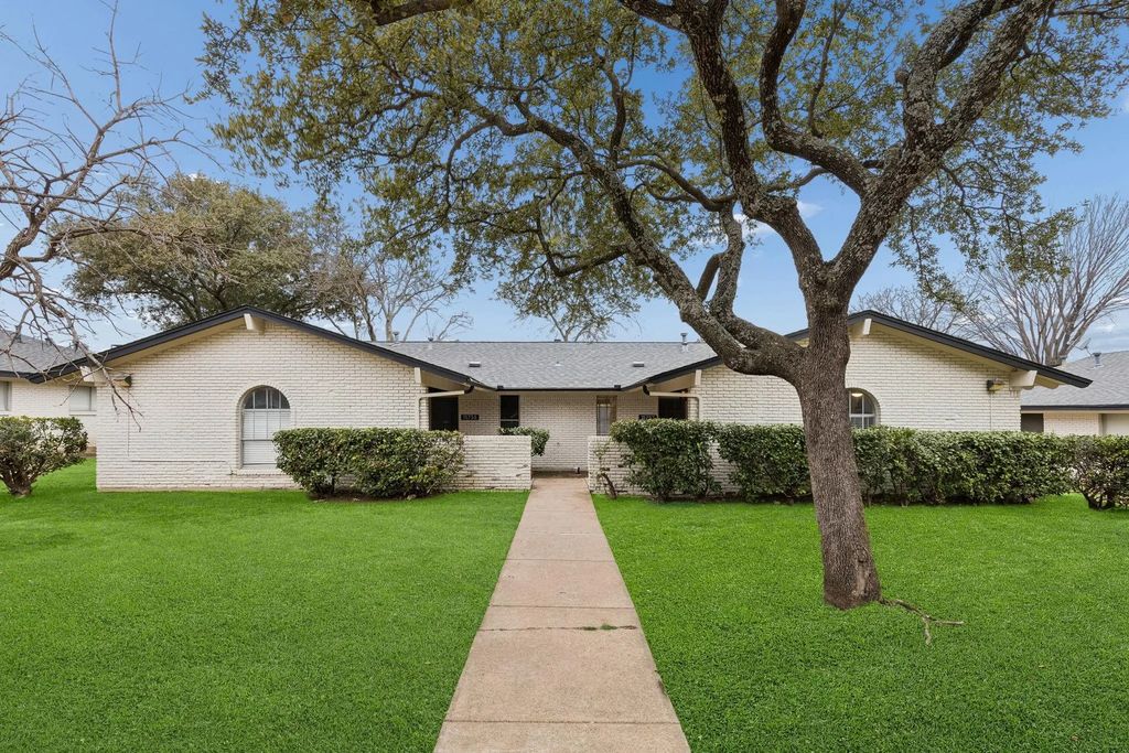 15755 El Estado Drive, Dallas