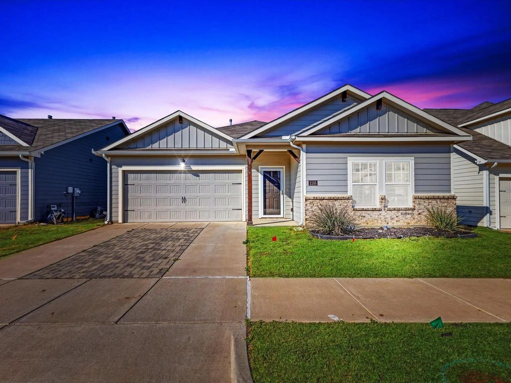 2105 Paxton Way, Denton