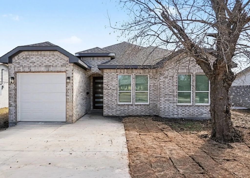 712 Willowbrook Drive, Mesquite