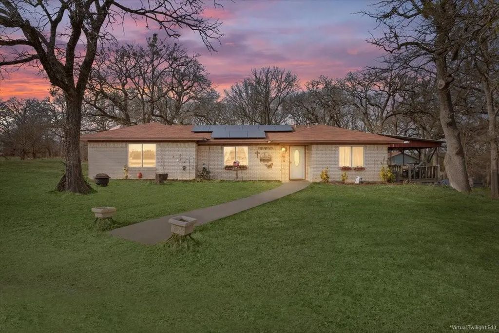 1832 W White Oak Road, West