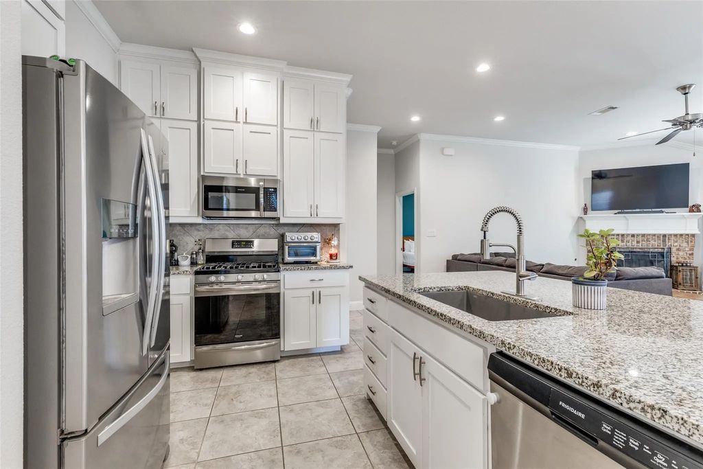 1173 Roping Reins Way, Fort Worth