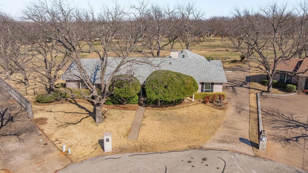 6104 N Waverly Court, Granbury