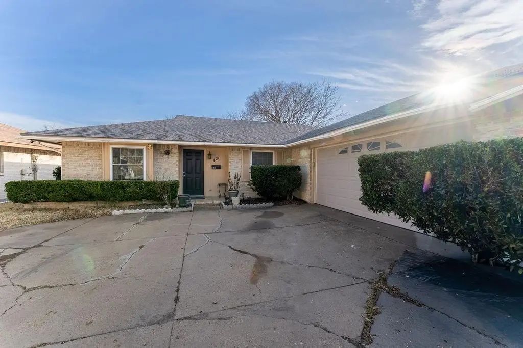 421 W Springdale Lane, Grand Prairie