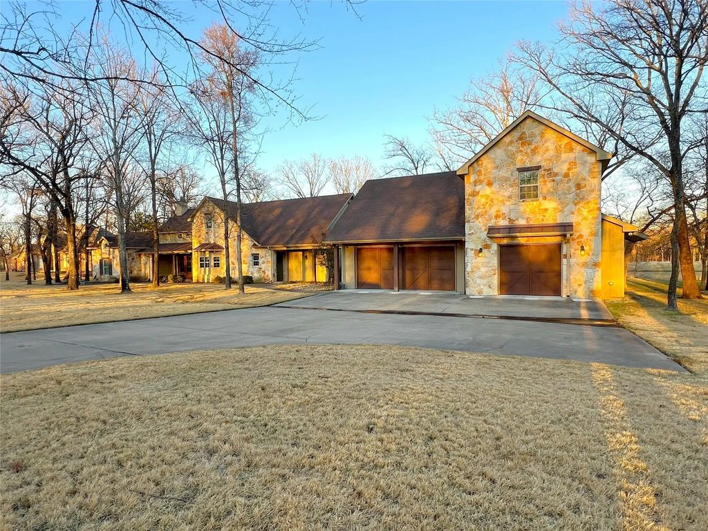 501 Private Road 5980, Yantis