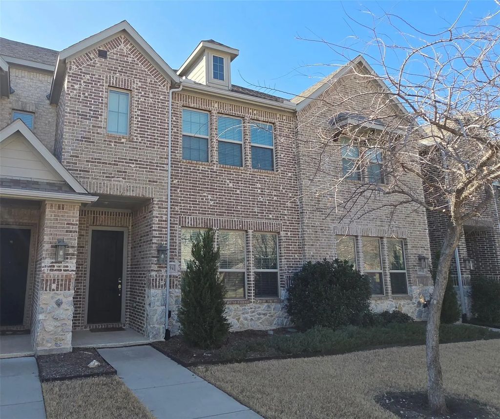 1494 Windermere Way, Farmers Branch