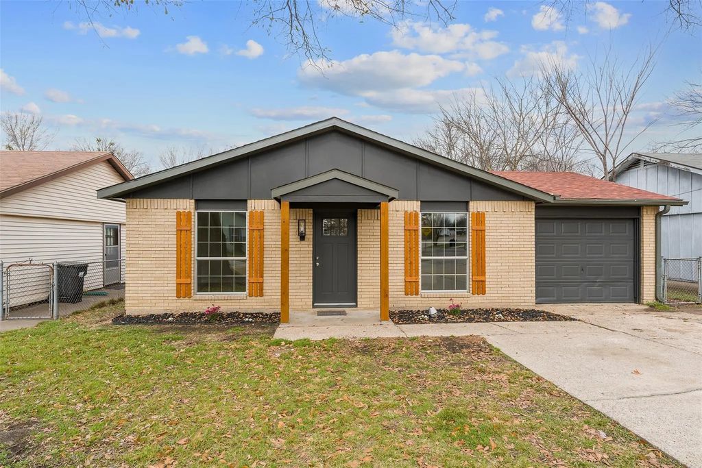 2600 W Collin Street, Corsicana