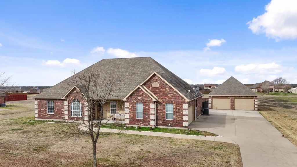 320 Westward Drive, Royse City