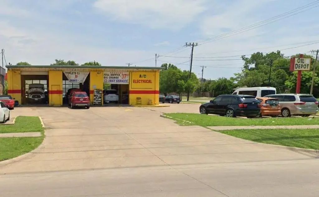1121 Rowlett Road, Garland