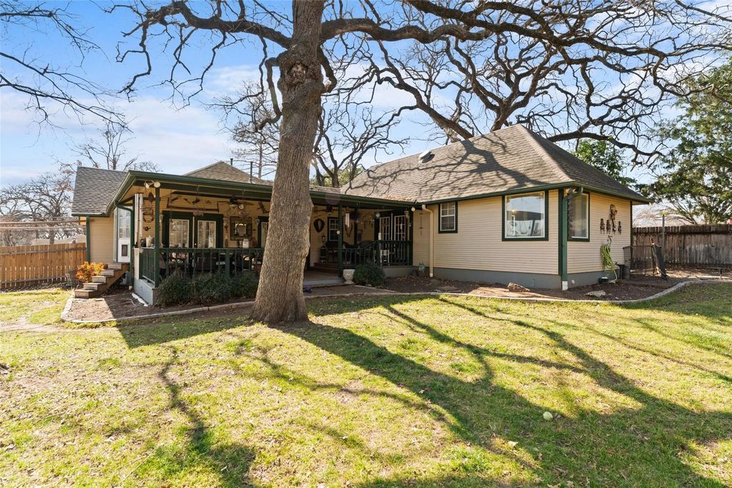 805 E Shady Grove Road, Irving