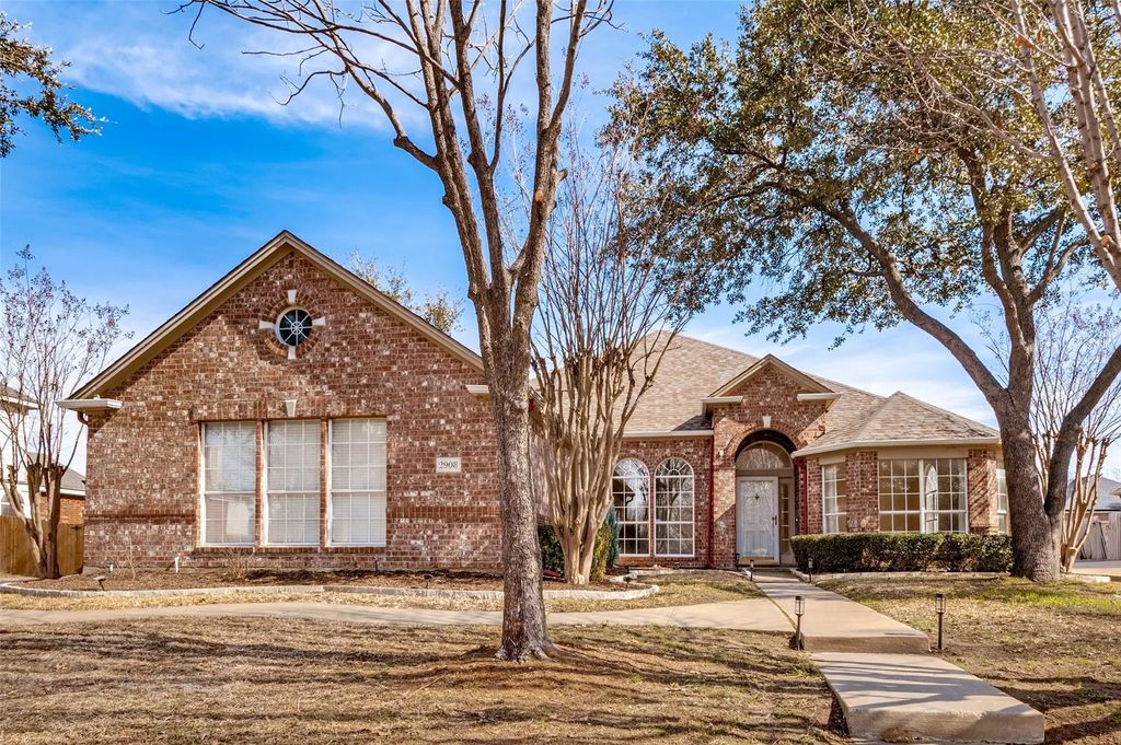 2908 Saint Vincent Drive, Mansfield